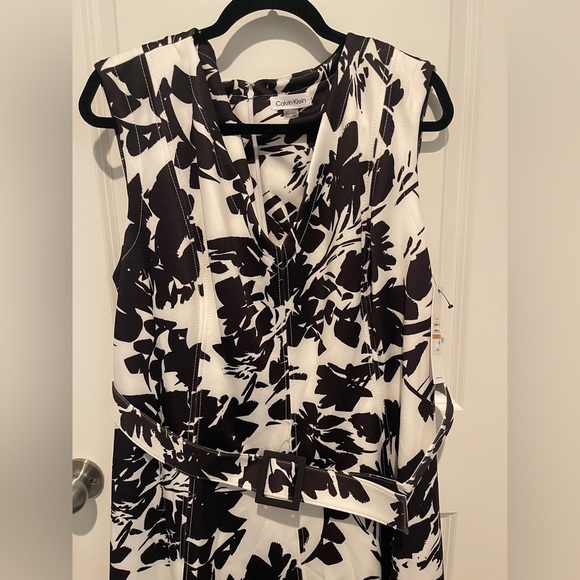 Calvin Klein Black and White Floral Dress - Picture 5 of 6